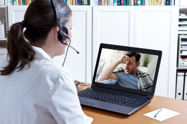 Beispielbild: Tele-Ärztin im Gespräch mit Patienten Beispielbild: Tele-Ärztin im Gespräch mit Patienten
